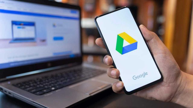 Captura de pantalla de Google Drive con carpetas de libros y películas