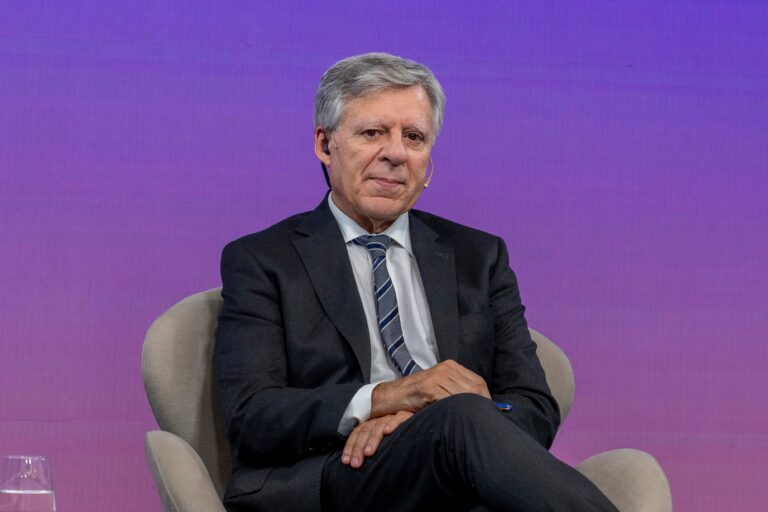 El doctor Daniel López Rosetti durante una entrevista sobre el manejo del estrés.