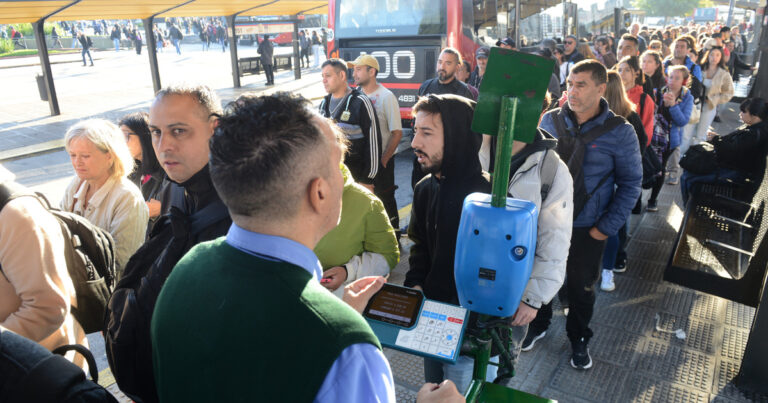Colectivos en la Ciudad de Buenos Aires durante hora pico