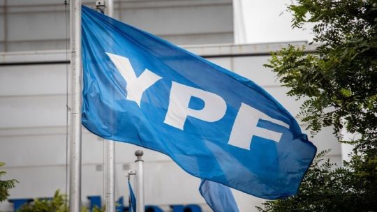 Gráfico de barras con proyecciones de ganancias de Vista Energy, YPF y Pampa Energía para 2026