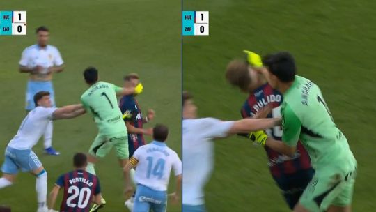 Esteban Andrada arquero argentino durante un partido de La Liga