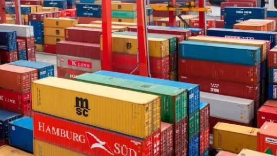 Gráfico de barras que muestra la evolución de las exportaciones por región en Argentina entre 2016 y 2025
