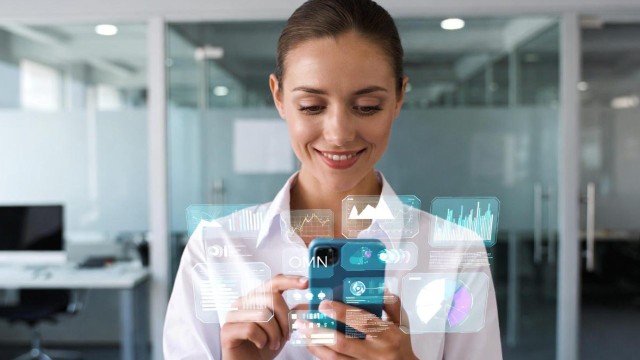 Pantalla de Hcwork mostrando dashboard de payroll y recursos humanos