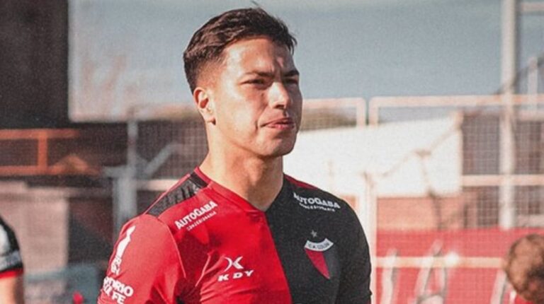 Ignacio Lago, futbolista de Colón de Santa Fe, durante una entrevista.