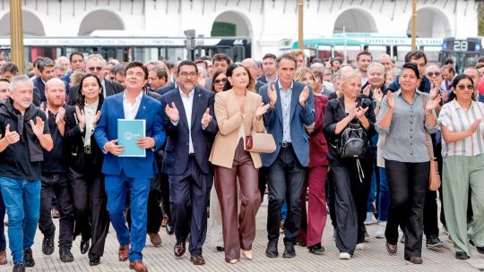 Reunión de intendentes y gobernadores en la sede de la Federación Argentina de Municipios