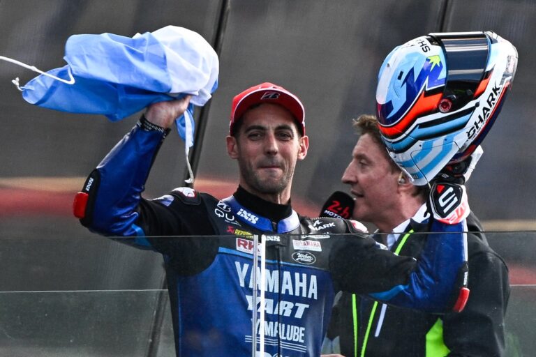 Leandro 'Tati' Mercado celebra su victoria en las 24 Horas de Le Mans junto a sus compañeros de equipo.