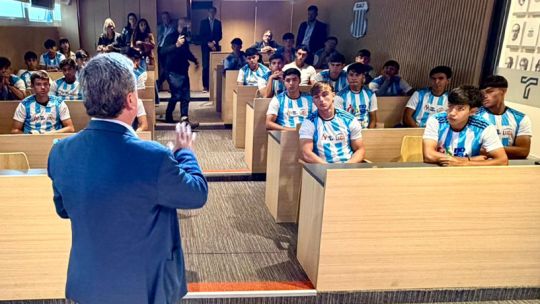 Autoridades de Lotería de Córdoba en capacitación con juveniles del club Talleres