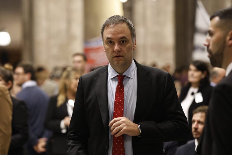 Manuel Adorni en el Congreso de la Nación Argentina durante su exposición como jefe de Gabinete