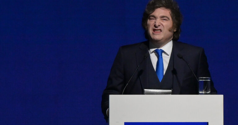 El presidente Javier Milei durante su discurso en el Summit de Amcham.