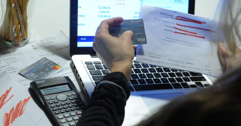 Gráfico que muestra el aumento de la morosidad en préstamos a familias en Argentina