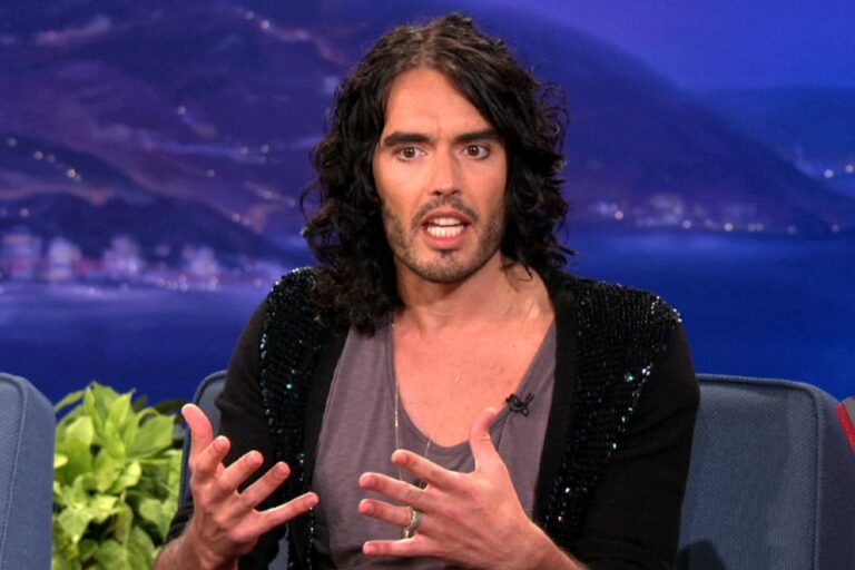 Russell Brand en una entrevista televisiva