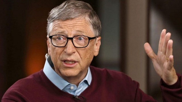 Bill Gates en entrevista hablando sobre inteligencia artificial y automatización