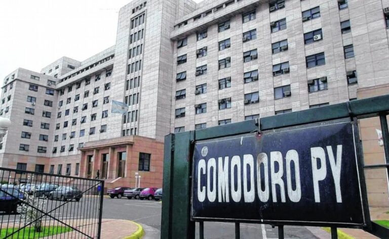 Fachada de los tribunales de Comodoro Py, donde funciona el TOF 7
