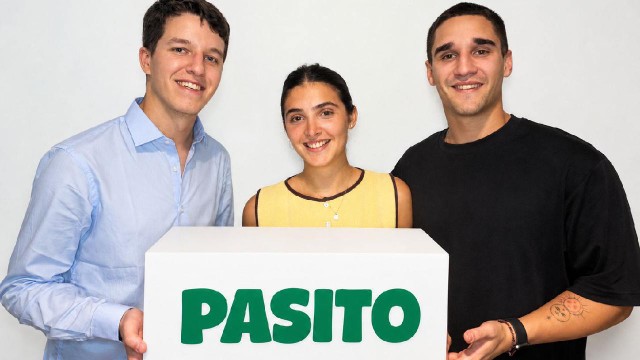 Pantalla de la aplicación Pasito en un teléfono móvil mostrando el contador de pasos y premios