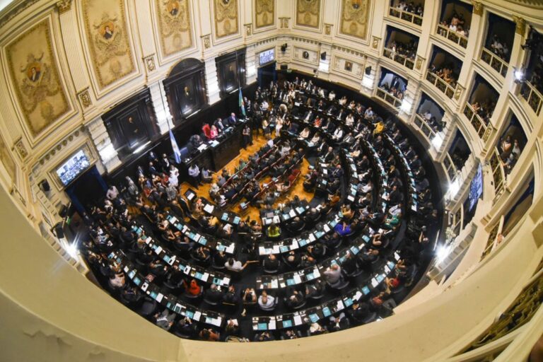 Diputado Oscar Liberman en la Legislatura bonaerense