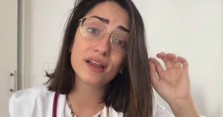 Doctora Sara Marín explicando la hora ideal para dormir