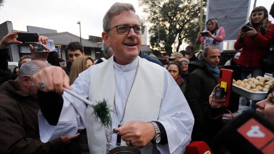 Monseñor Jorge García Cuerva durante la misa en la Parroquia Cristo Obrero de la Villa 31
