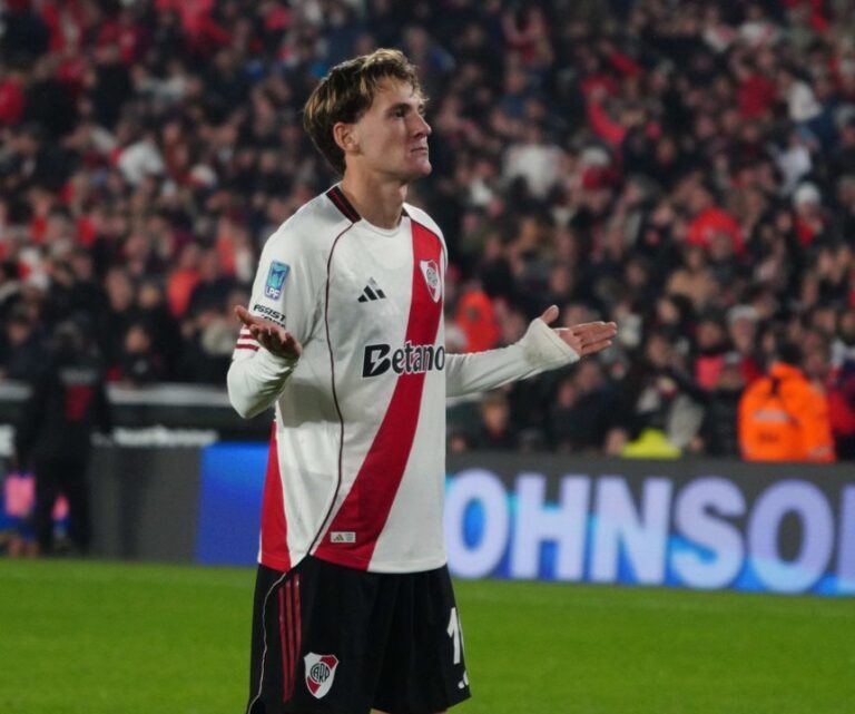 Facundo Colidio celebra su gol en la final del Torneo Apertura