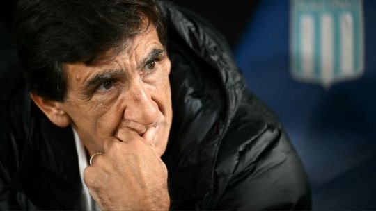 Gustavo Costas en conferencia de prensa tras la eliminación de Racing de la Copa Sudamericana