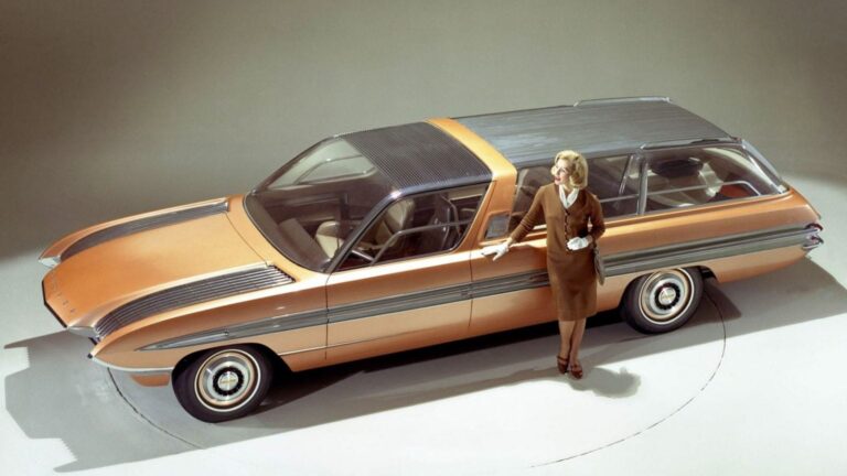 Ford Aurora 1964 prototipo con 12 faros delanteros y diseño futurista