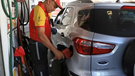 Gráfico de inflación mensual en Argentina con tendencia a la baja