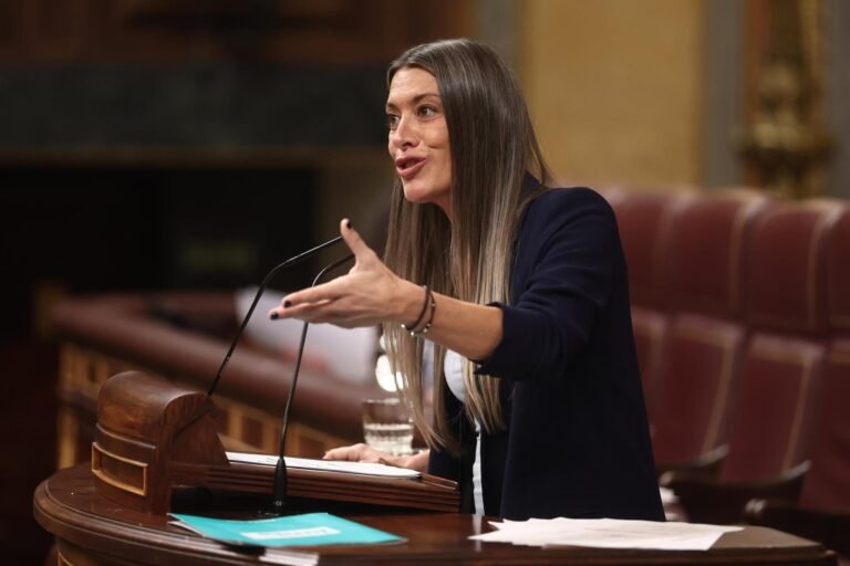 Míriam Nogueras en el Congreso de los Diputados