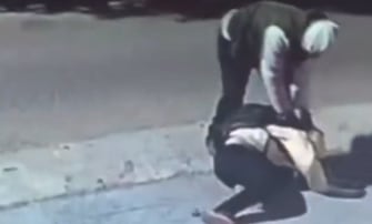 Captura de cámara de seguridad del robo a un niño de 12 años en La Plata