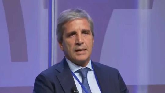 Reunión entre Luis Caputo y autoridades de la UIA en el Ministerio de Economía