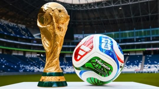 Estadio de fútbol con público durante un partido del Mundial