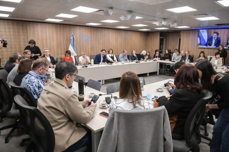 Periodistas en el Congreso de la Nación durante testimonio sobre cierre de sala de prensa
