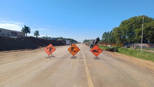 Vista de la Autovía 12 en Corrientes con obras inconclusas