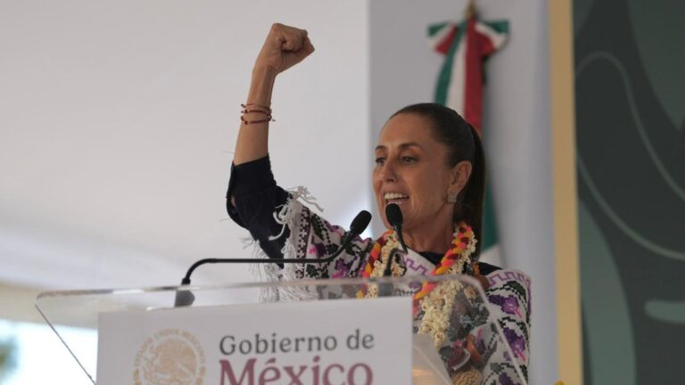 Presidenta Claudia Sheinbaum en asamblea comunitaria en Almoloya, Estado de México