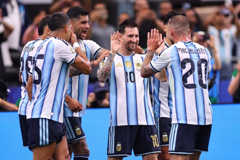 Jugadores de la selección argentina celebrando tras un gol ante Austria en el Mundial 2026