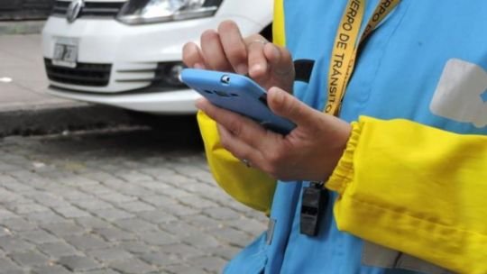 Cartel de estacionamiento para personas con discapacidad en la Ciudad de Buenos Aires