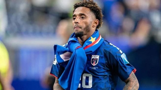 Ryan Mendes, capitán de la selección de Cabo Verde, durante un partido de fútbol