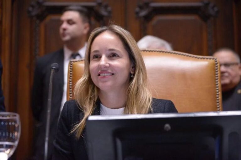 Clara Muzzio en una declaración radial