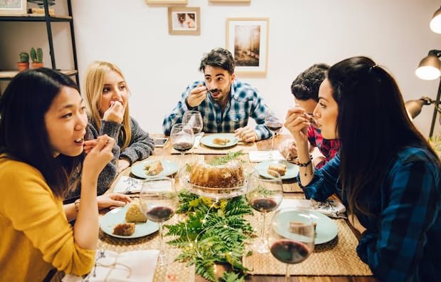 Alimentos recomendados para prevenir el colesterol alto: granos integrales, verduras, legumbres, frutos secos y frutas