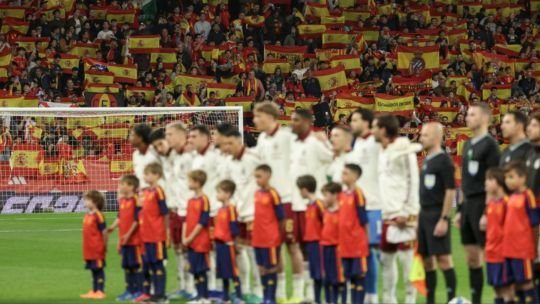 Partido de fútbol entre España y Cabo Verde en el Mundial 2026