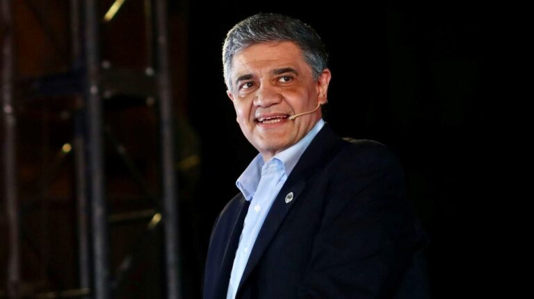 Jorge Macri en un acto de gestión en la Ciudad de Buenos Aires
