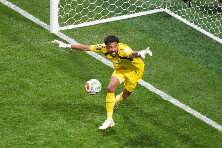 Josimar Vozinha Dias, arquero de Cabo Verde, celebrando una atajada durante el partido contra España en el Mundial 2026