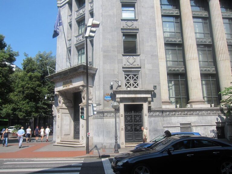 Fachada del edificio del BBVA en Gran Vía 1 de Bilbao
