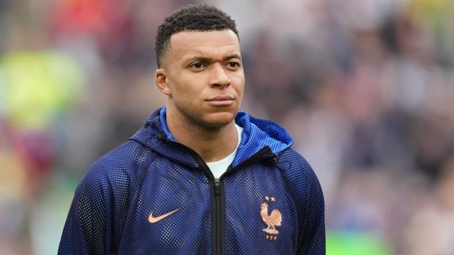 Kylian Mbappé durante un partido con la selección de Francia