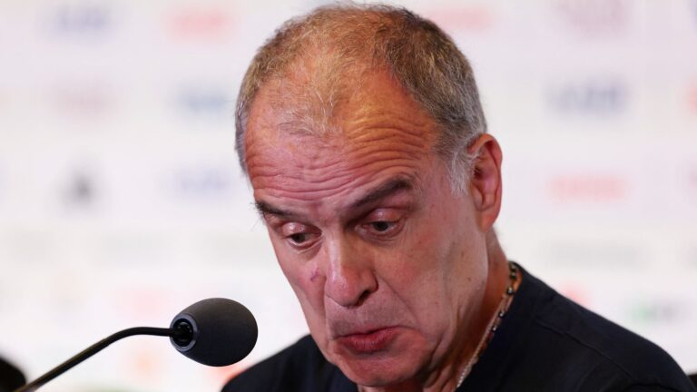 Marcelo Bielsa en conferencia de prensa antes del partido Uruguay vs Cabo Verde