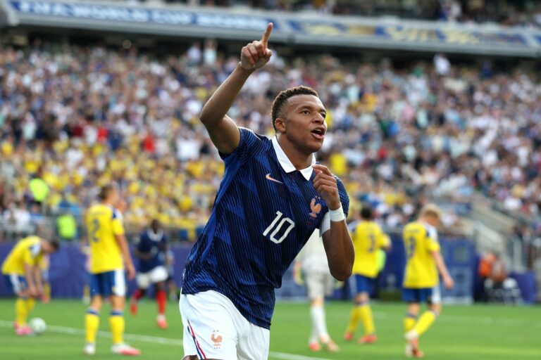 Jugadores de Francia celebran un gol ante Suecia en el Mundial 2026