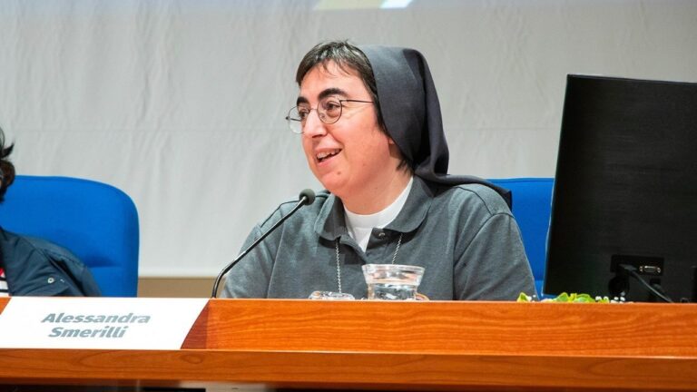 Fotografía de la religiosa Alessandra Smerilli, nombrada prefecta del Dicasterio para el Servicio del Desarrollo Humano Integral por el papa León XIV