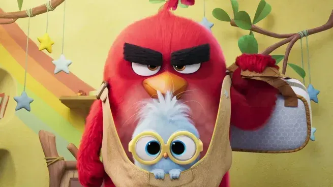Póster promocional de Angry Birds 3 con los personajes Red, Chuck, Bomb y Silver