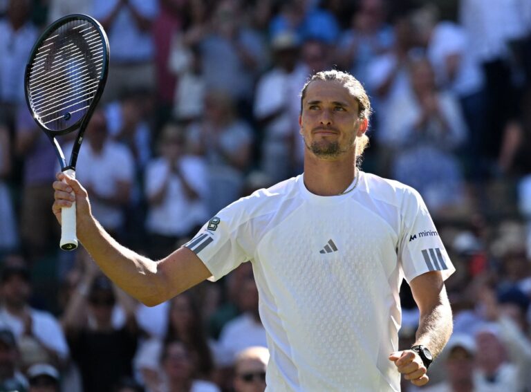 Alexander Zverev durante un partido de tenis en Wimbledon