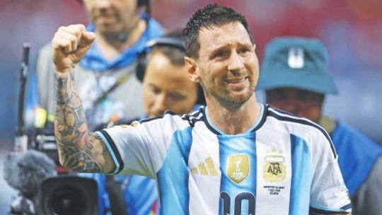 Jugadores de la Selección argentina en el campo de juego antes del partido contra Inglaterra