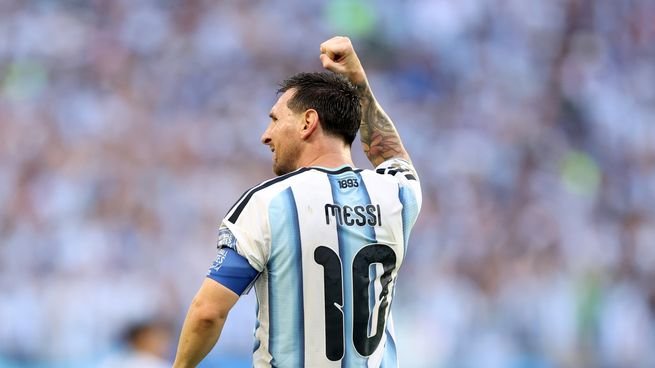 Lionel Messi celebra junto a sus compañeros tras la victoria de Argentina ante Cabo Verde en el Estadio Miami