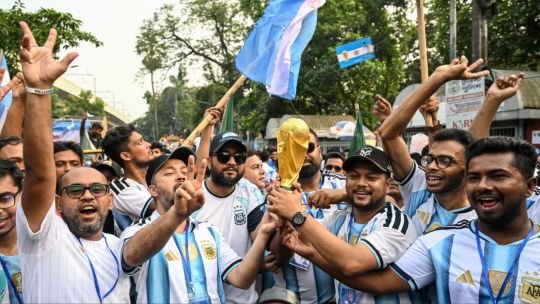 Celebración en Bangladesh tras triunfo de Argentina ante Egipto en el Mundial 2026